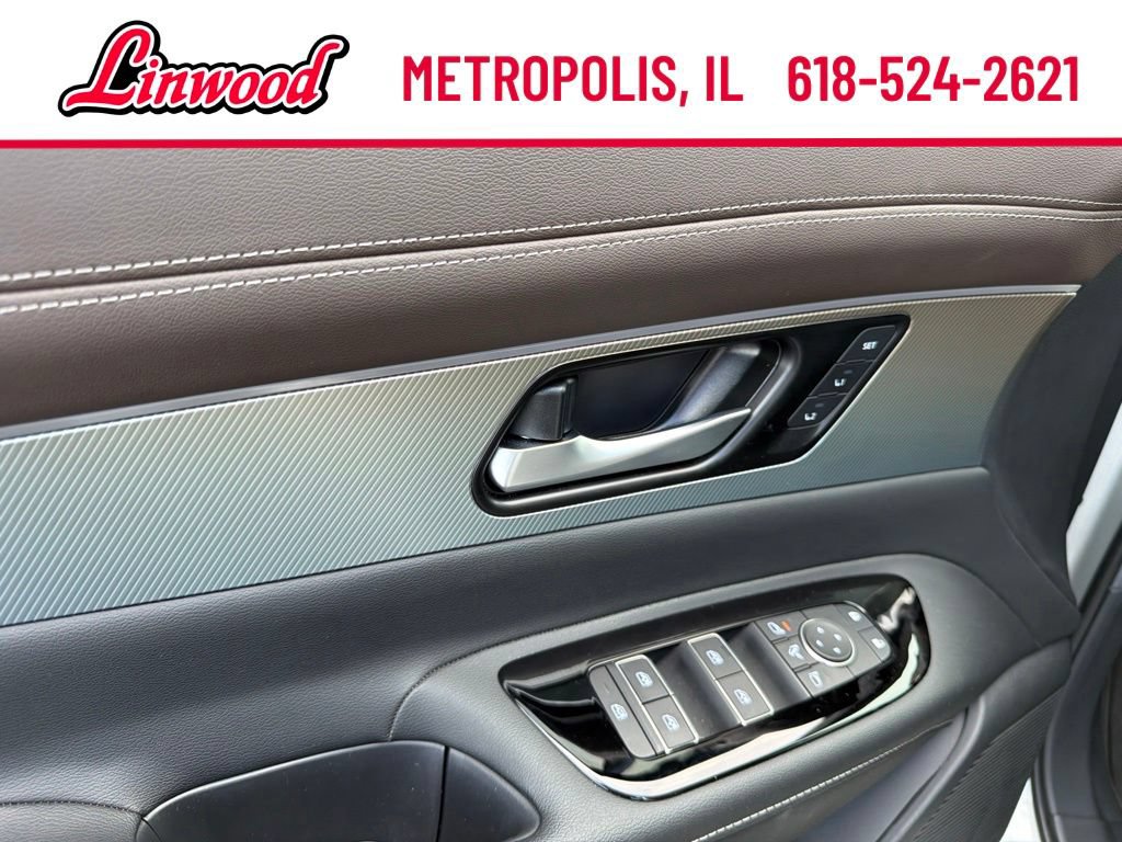 Used 2025 Nissan Murano Platinum w/ Cargo Package AWD/4WD image 17