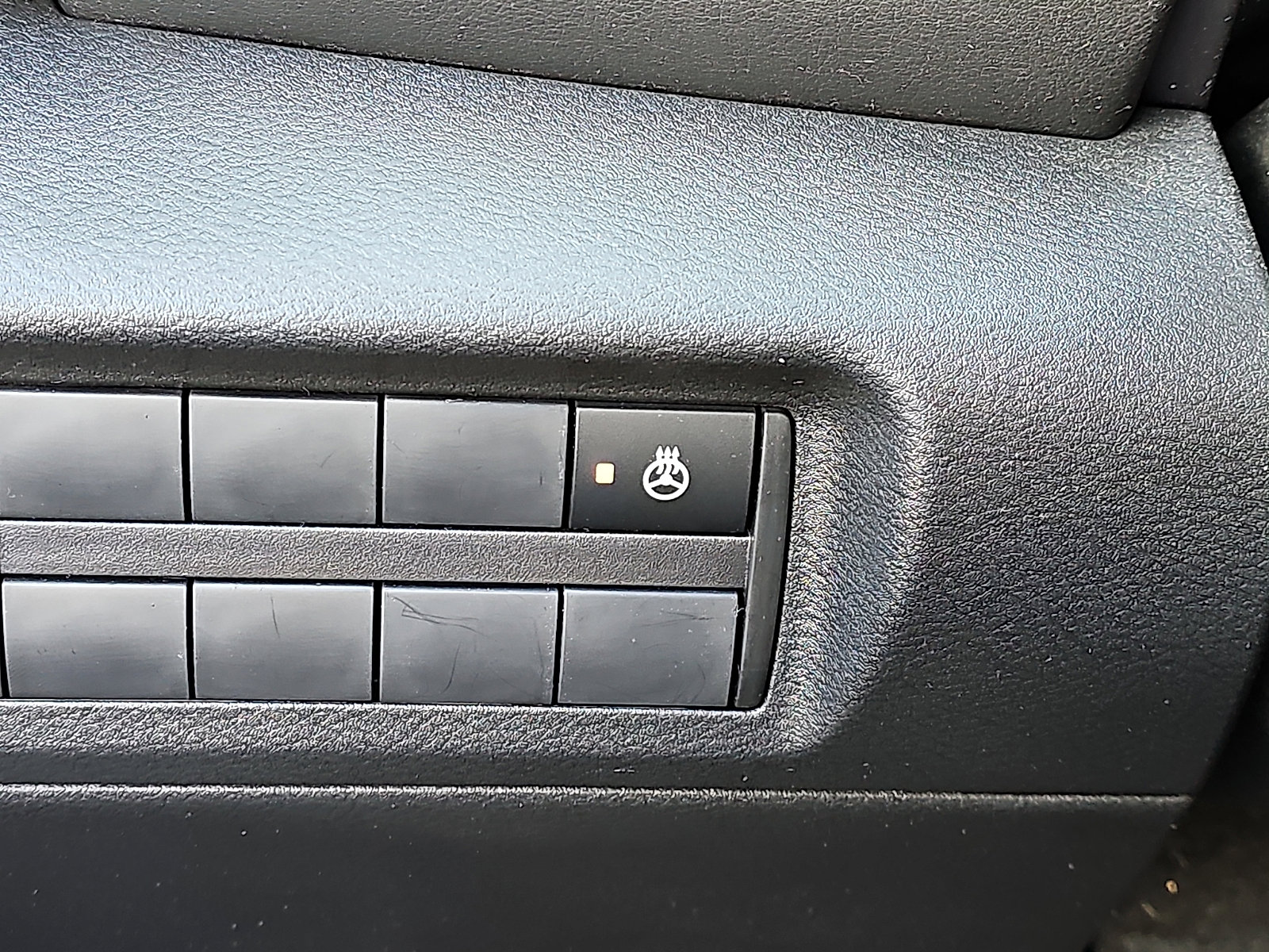 Certified 2023 Nissan Kicks SR w/ SR Premium Package image 24