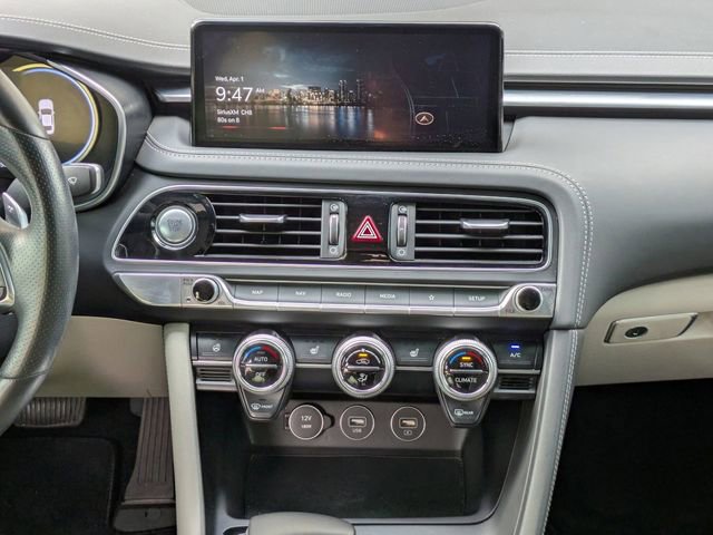Used 2023 Genesis G70 2.0T image 18