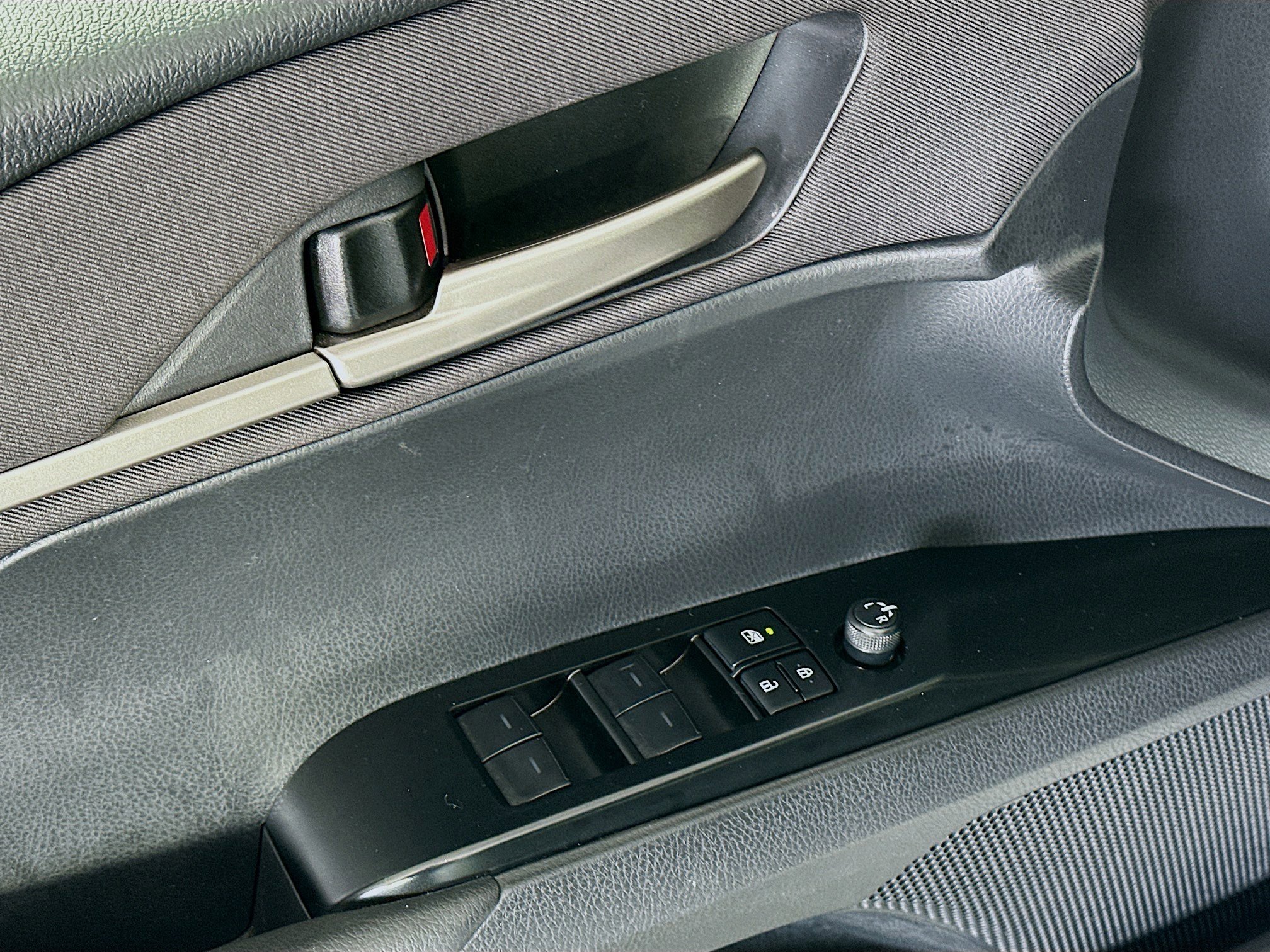 Used 2025 Toyota Camry LE image 15