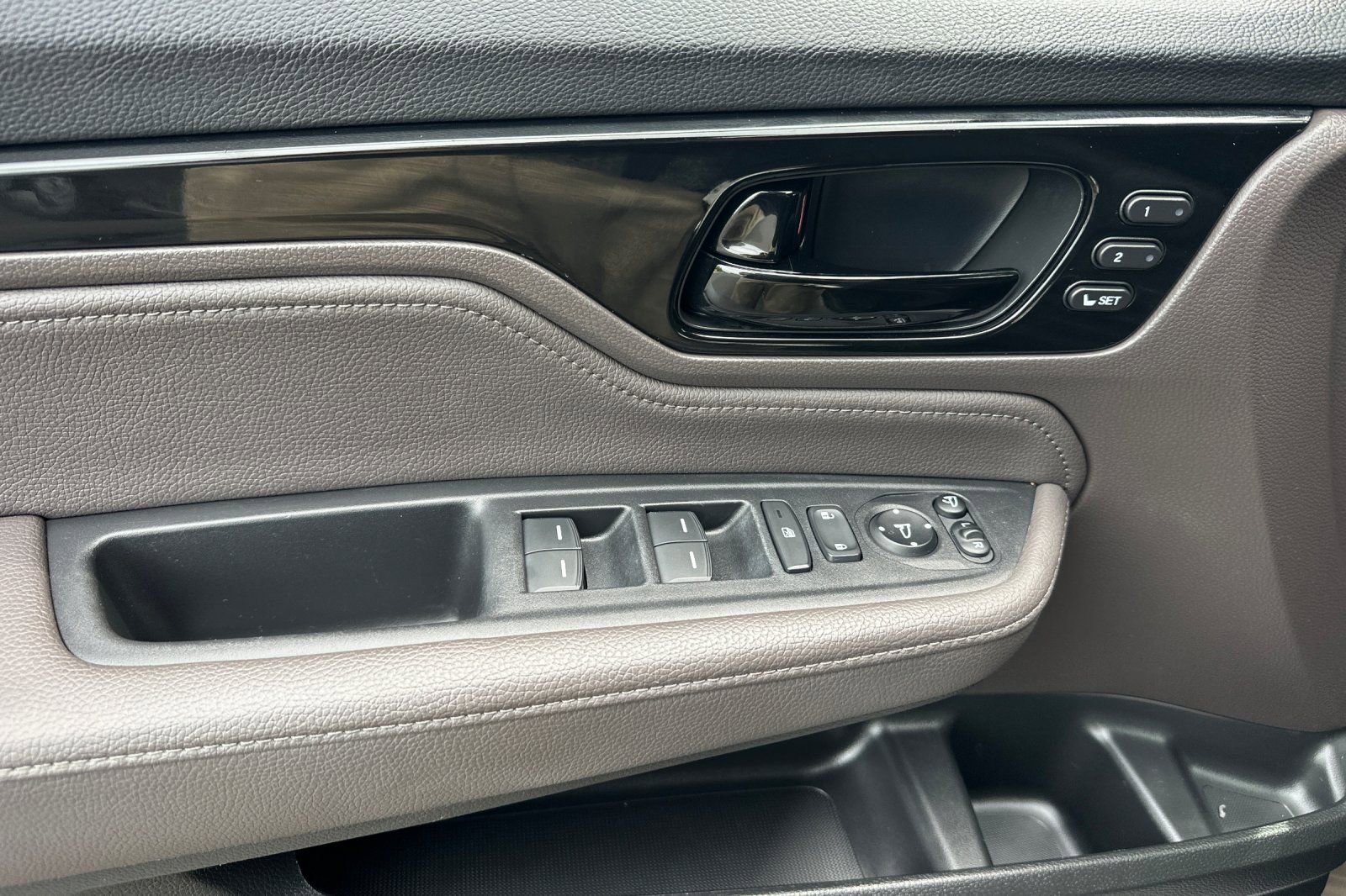 Used 2022 Honda Odyssey Elite image 8