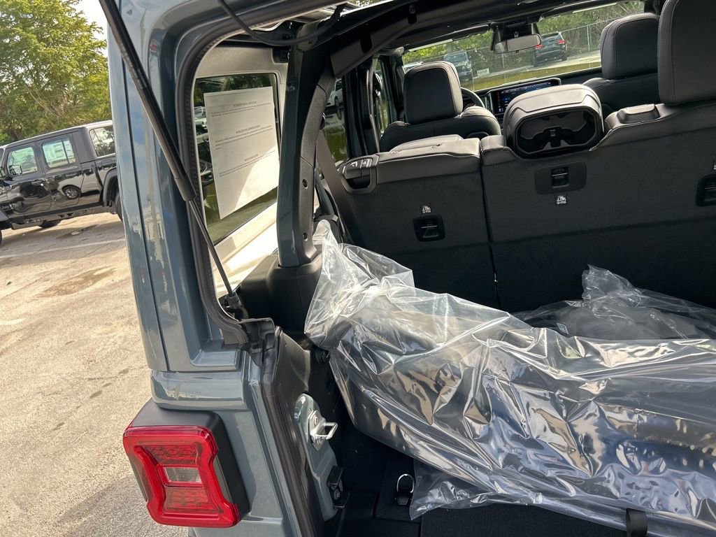 New 2026 Jeep Wrangler Unlimited Rubicon image 33