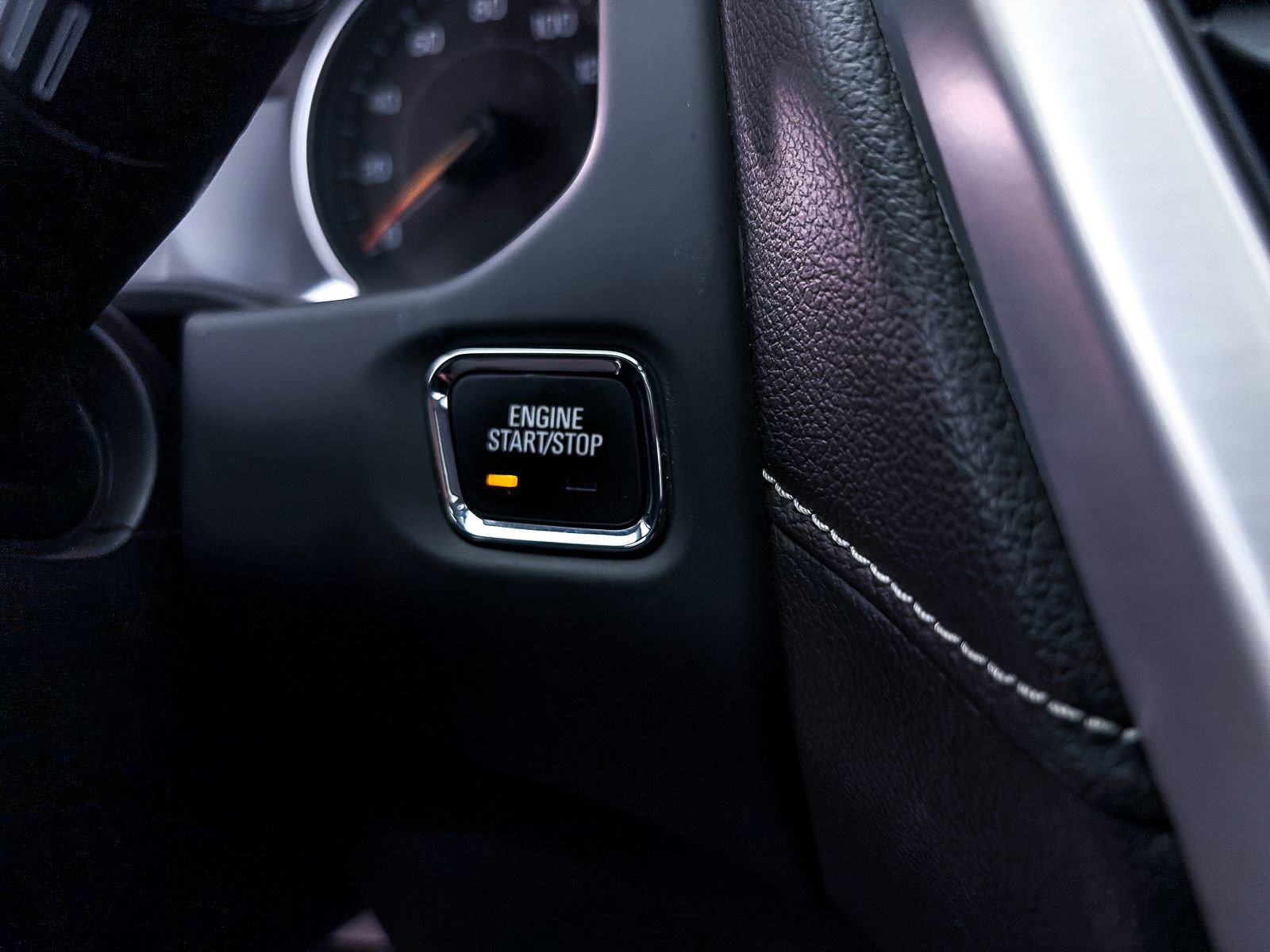 Used 2022 GMC Acadia SLE w/ Driver Convenience Package FWD image 26