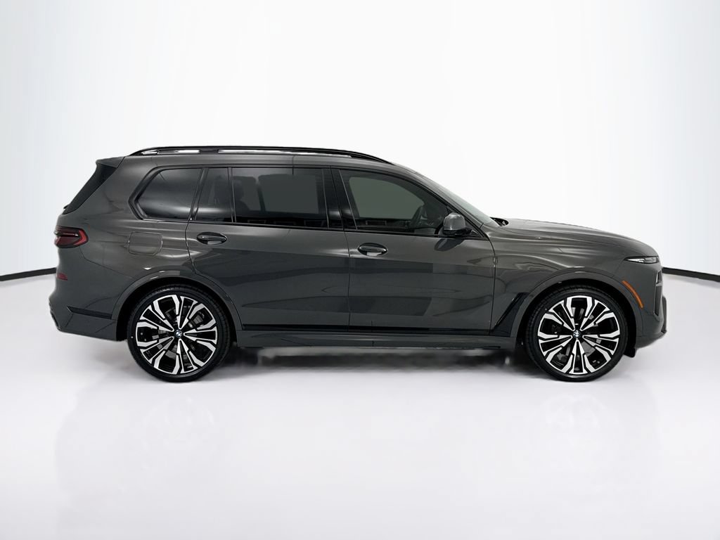 Used 2024 BMW X7 xDrive40i w/ M Sport Package AWD/4WD image 4
