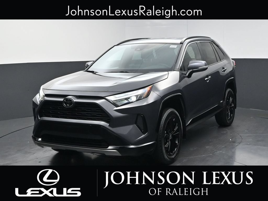 Used 2025 Toyota RAV4 SE AWD/4WD image 1