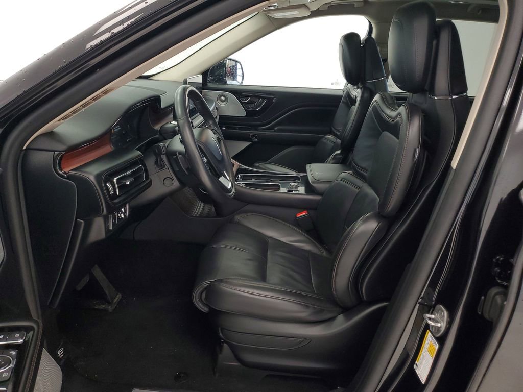 Used 2020 Lincoln Aviator Reserve w/ Equipment Group 202A image 9