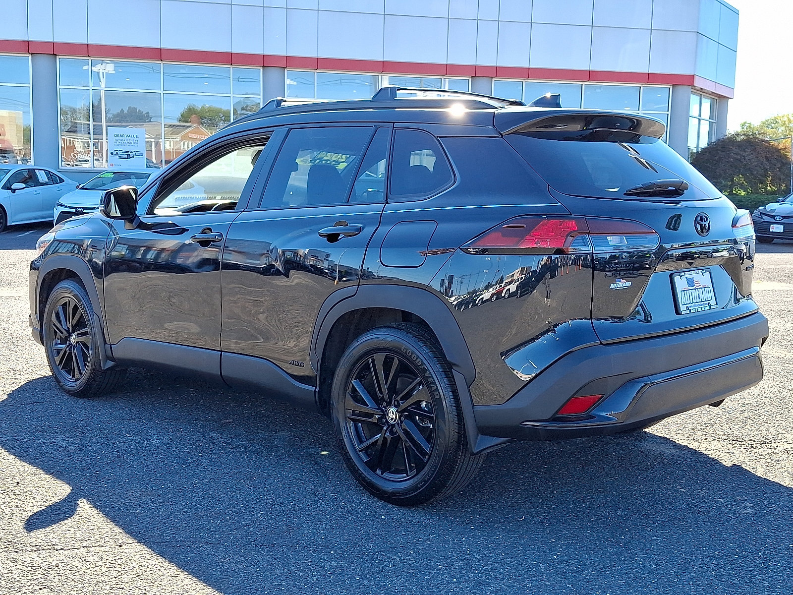 Used 2024 Toyota Corolla Cross AWD Hybrid image 5