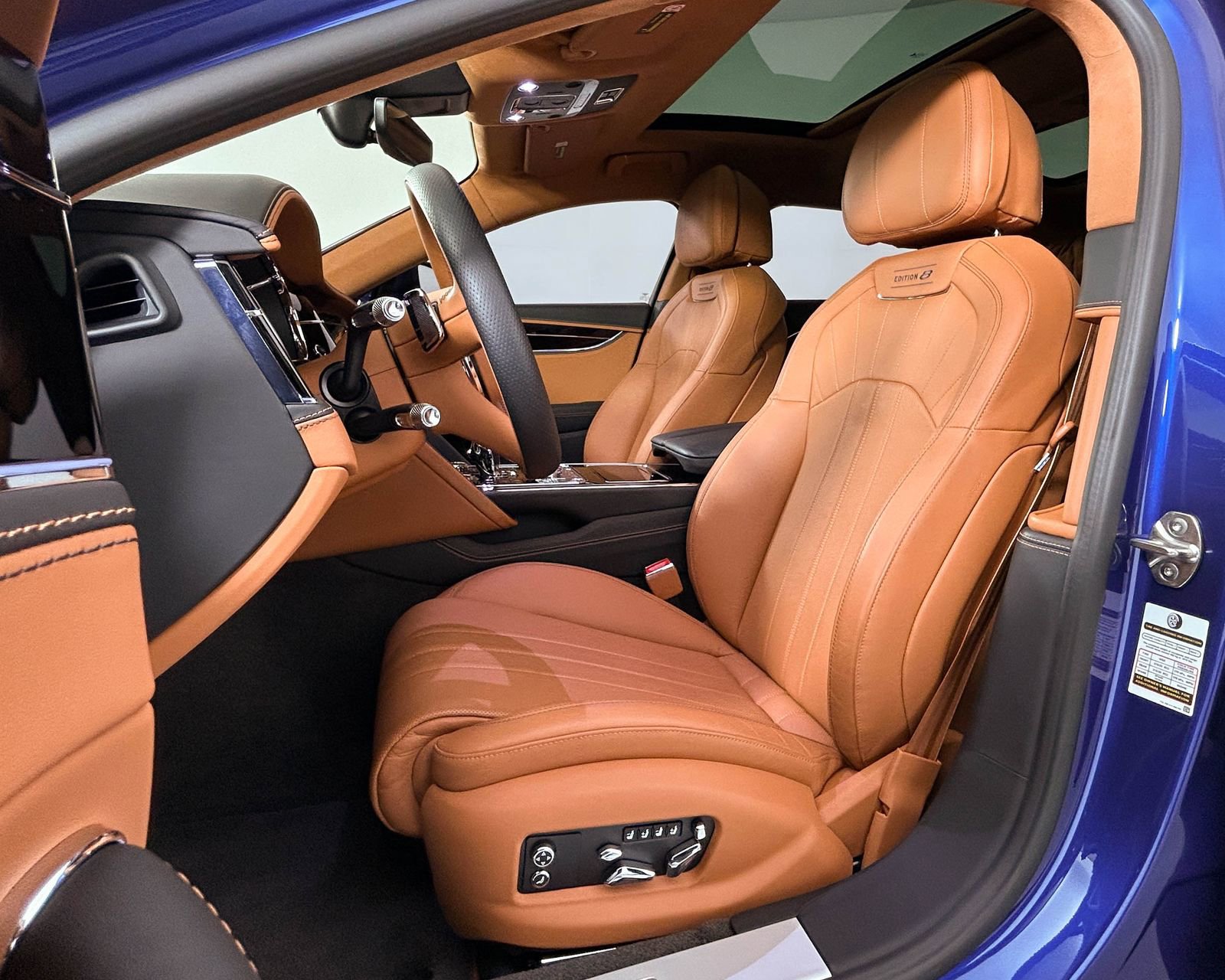 Used 2024 Bentley Flying Spur V8 AWD/4WD image 18