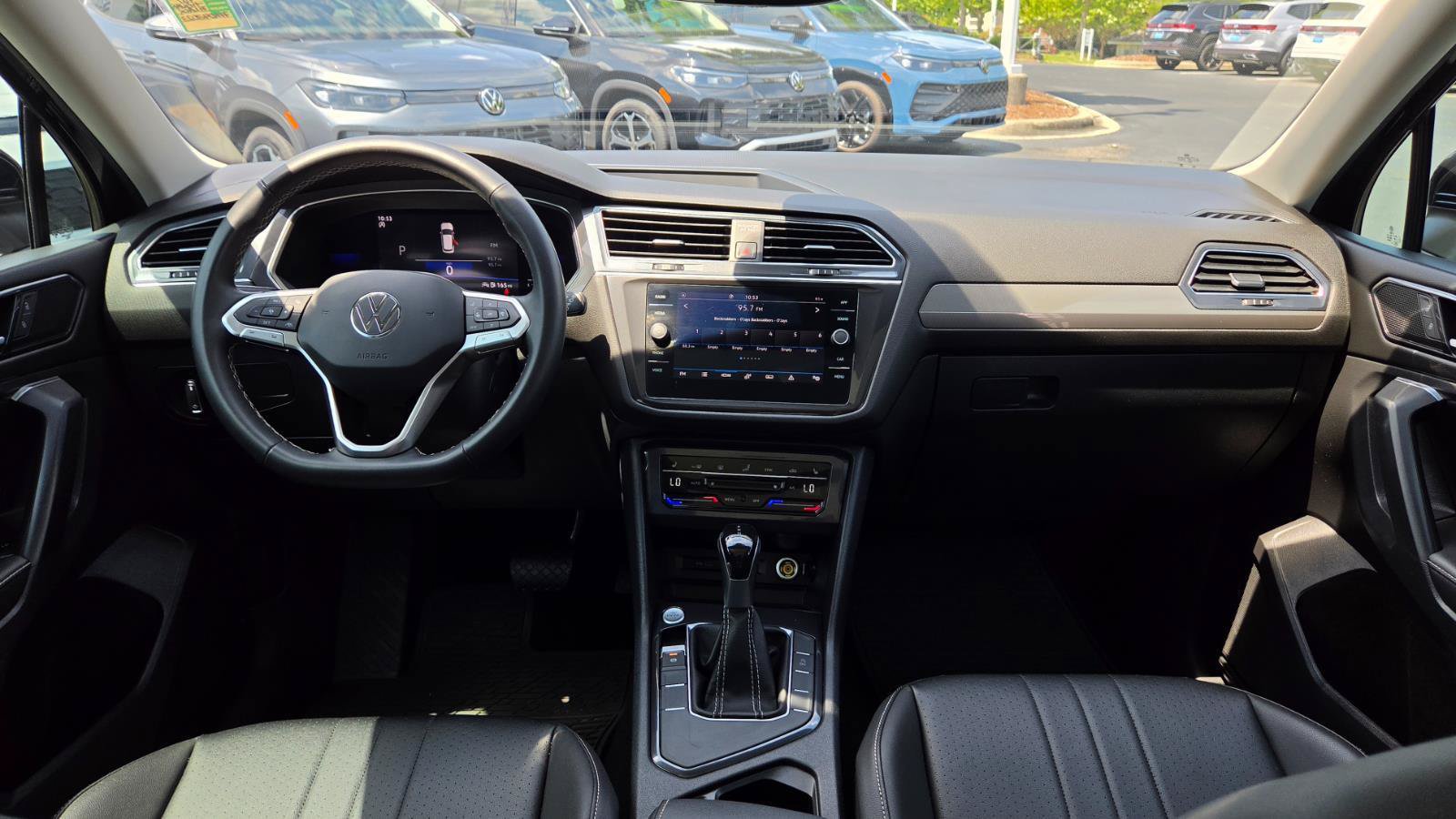 Certified 2023 Volkswagen Tiguan SE w/ Panoramic Sunroof Package FWD image 59