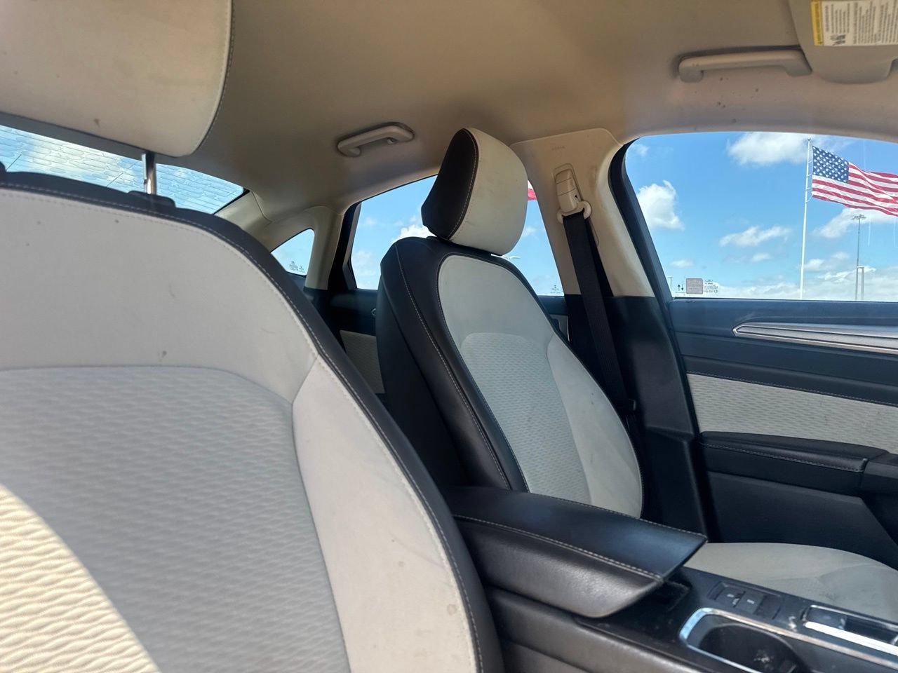 Used 2020 Ford Fusion SE w/ Equipment Group 151A FWD image 27
