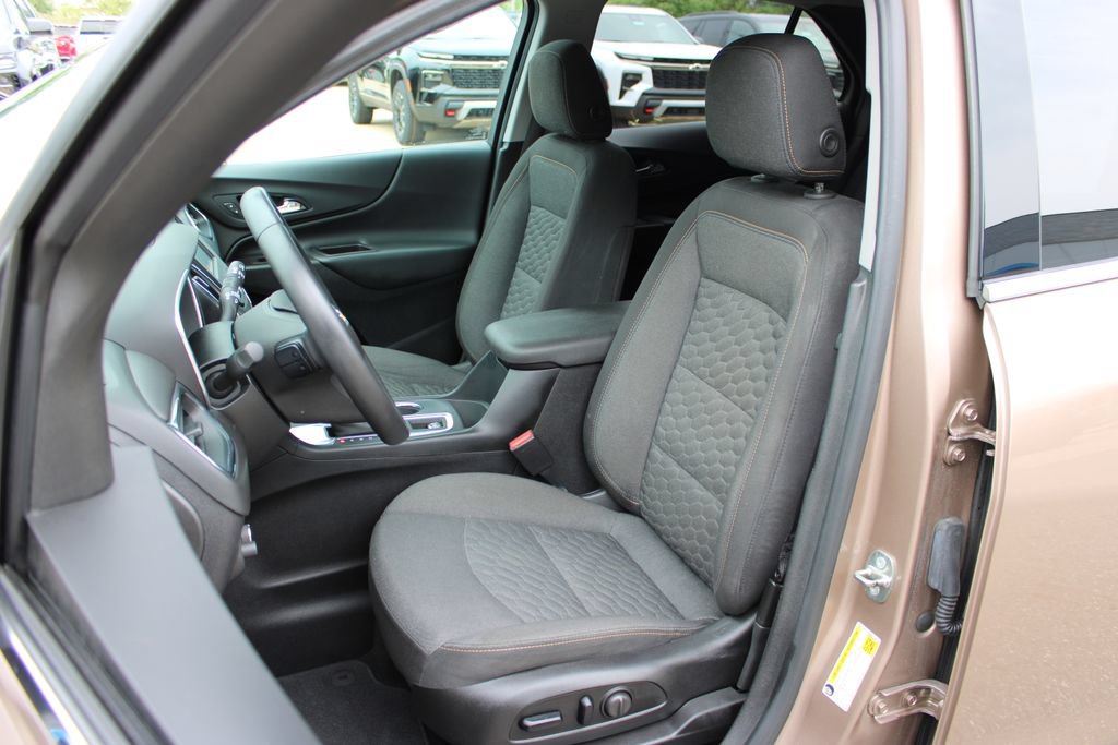 Used 2018 Chevrolet Equinox LT FWD image 11