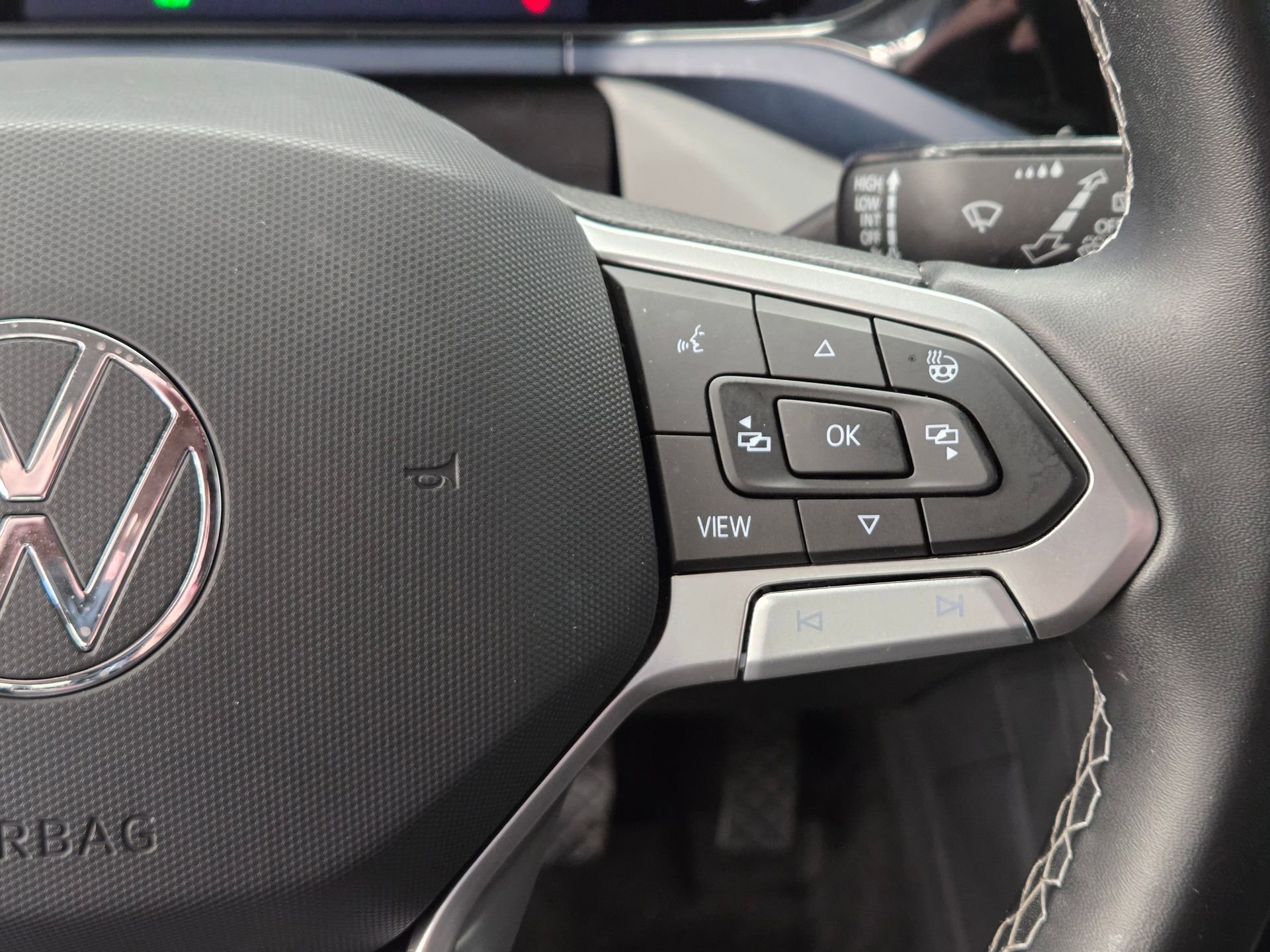 Used 2022 Volkswagen Taos SE image 18