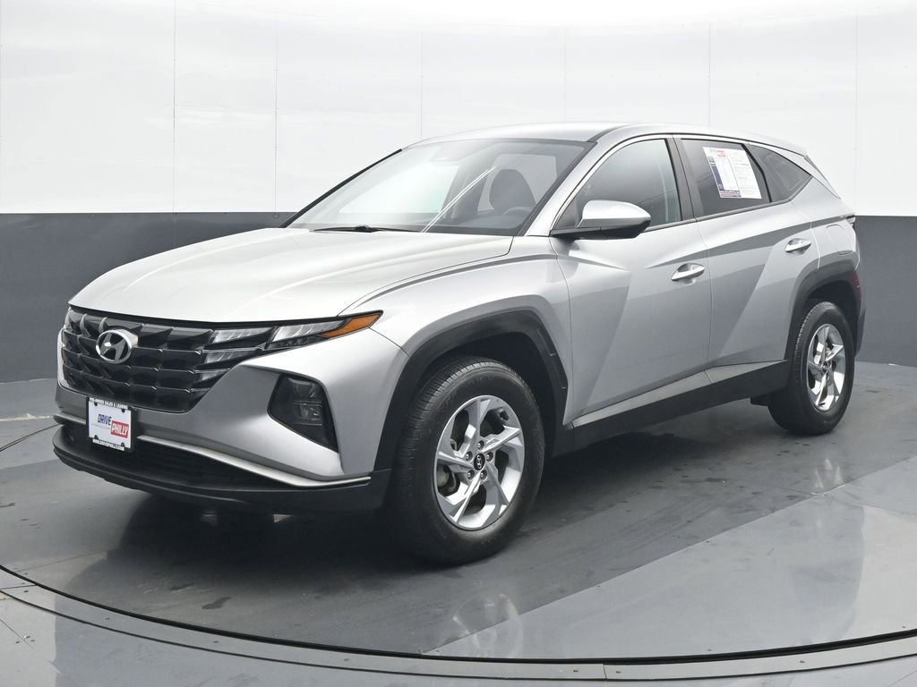 Used 2023 Hyundai Tucson SE image 2