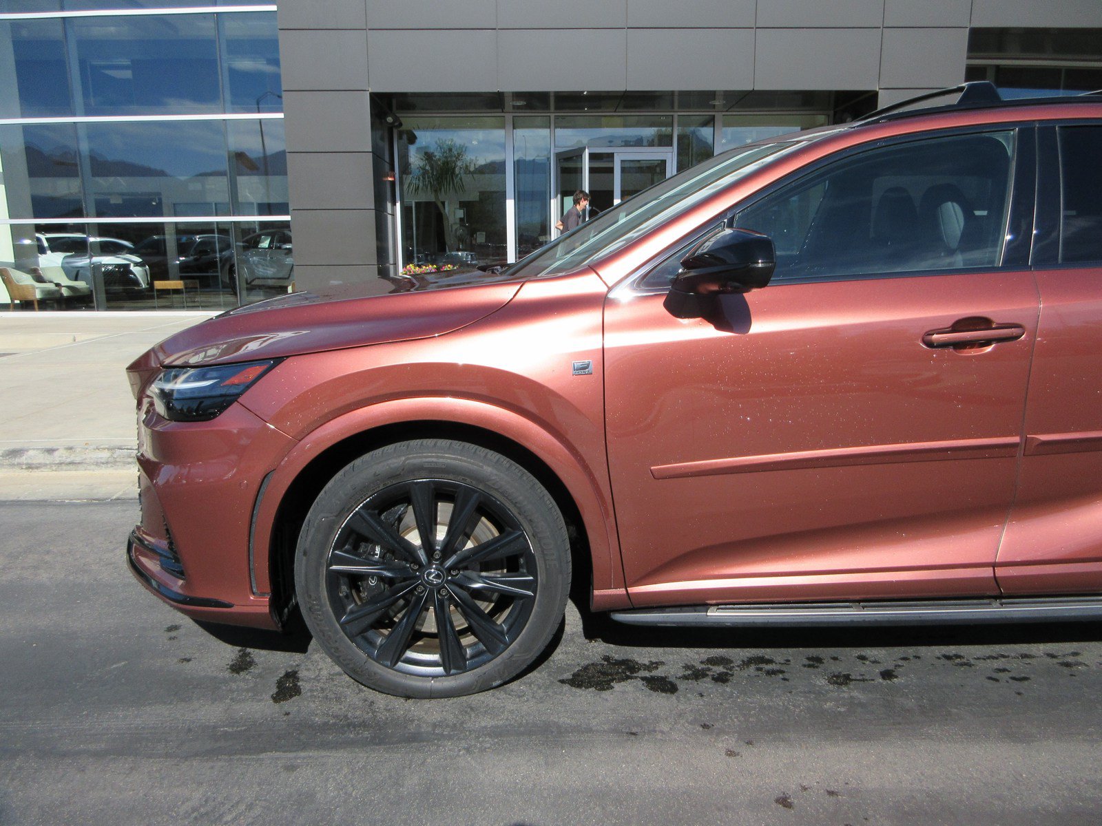Used 2023 Lexus RX 500h F Sport w/ Cold Area Package AWD/4WD image 2