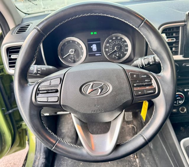 Used 2022 Hyundai Venue SEL image 11
