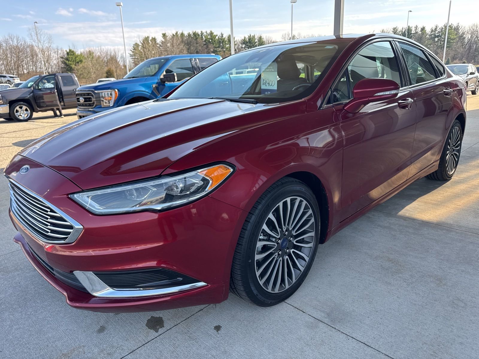 Certified 2018 Ford Fusion SE w/ Fusion SE Technology Package image 3