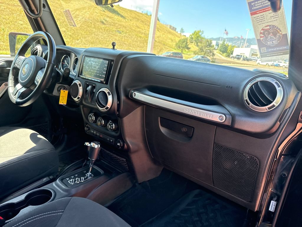 Used 2017 Jeep Wrangler Sahara AWD/4WD image 24
