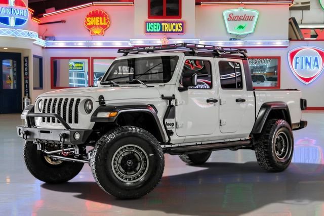 Used 2020 Jeep Gladiator Sport w/ Quick Order Package 24S AWD/4WD image 2