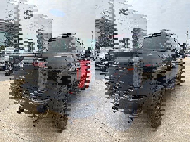 Used 2025 GMC Sierra 2500 AT4 image 8