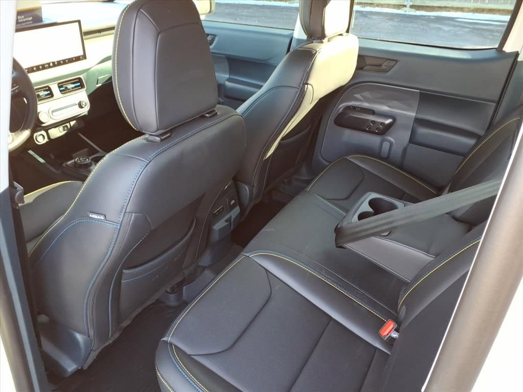 Certified 2025 Ford Maverick Lobo image 29