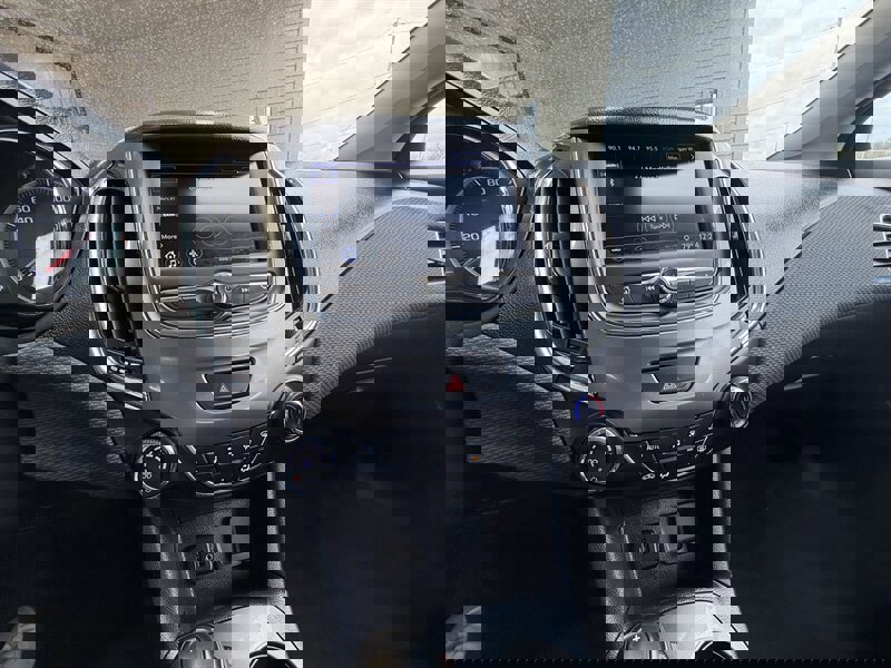 Used 2019 Chevrolet Cruze LT image 16