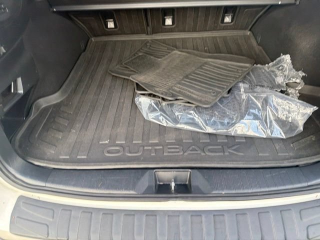 Used 2017 Subaru Outback 2.5i Limited AWD/4WD image 36