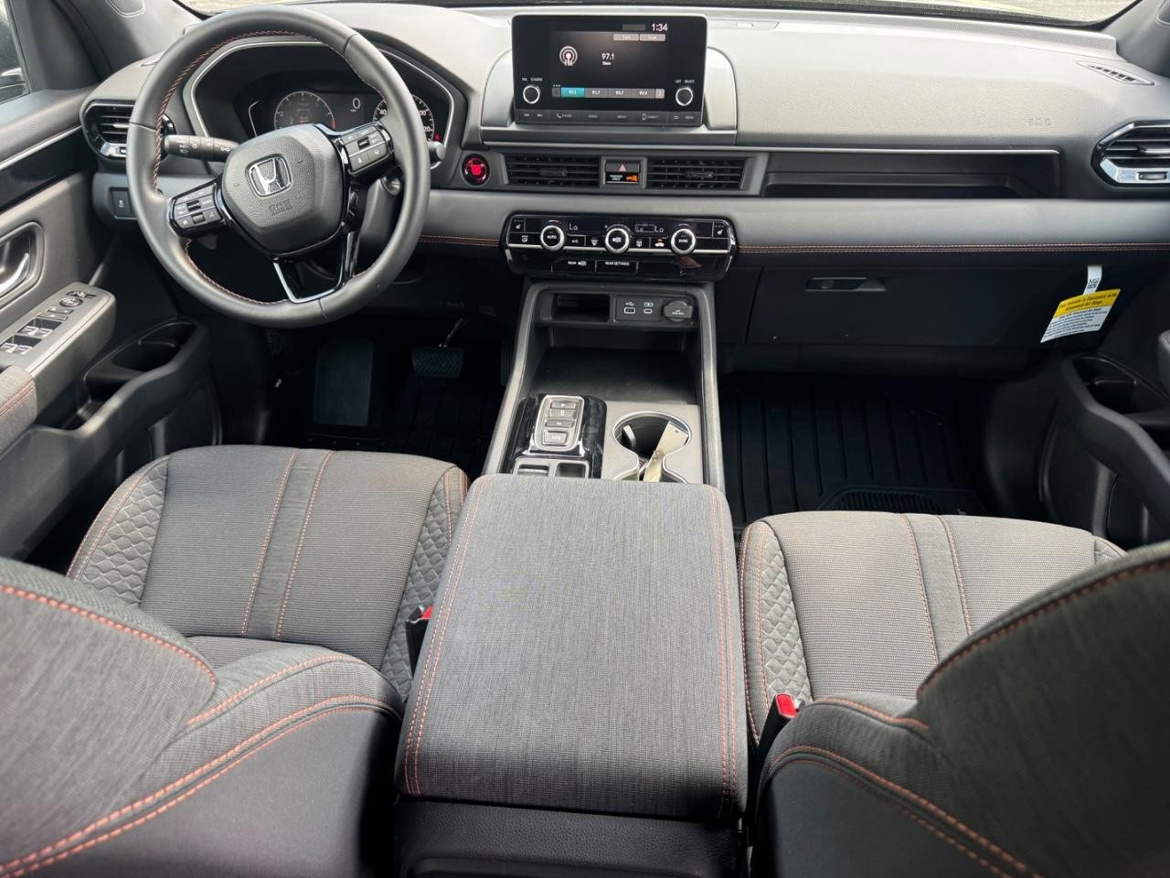 Certified 2025 Honda Pilot Sport image 15