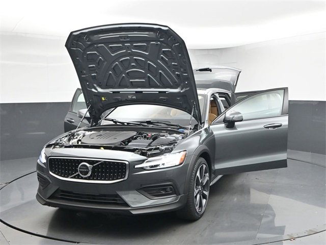 New 2026 Volvo V60 B5 Cross Country Ultra w/ Protection Package Premier image 55