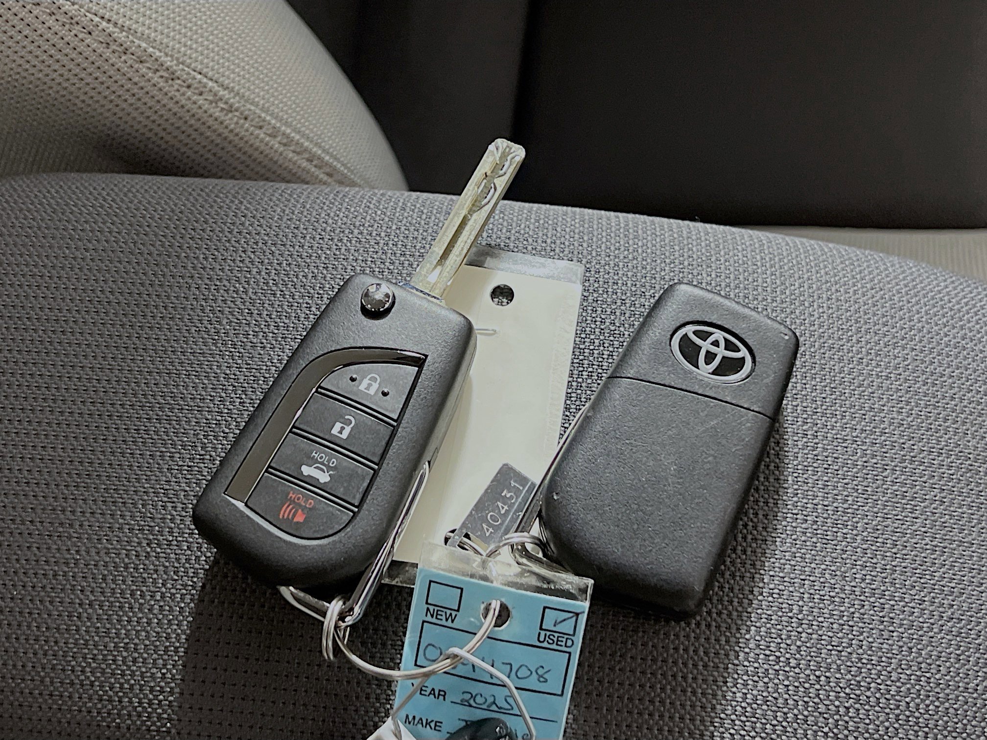 Used 2025 Toyota Corolla LE FWD image 35