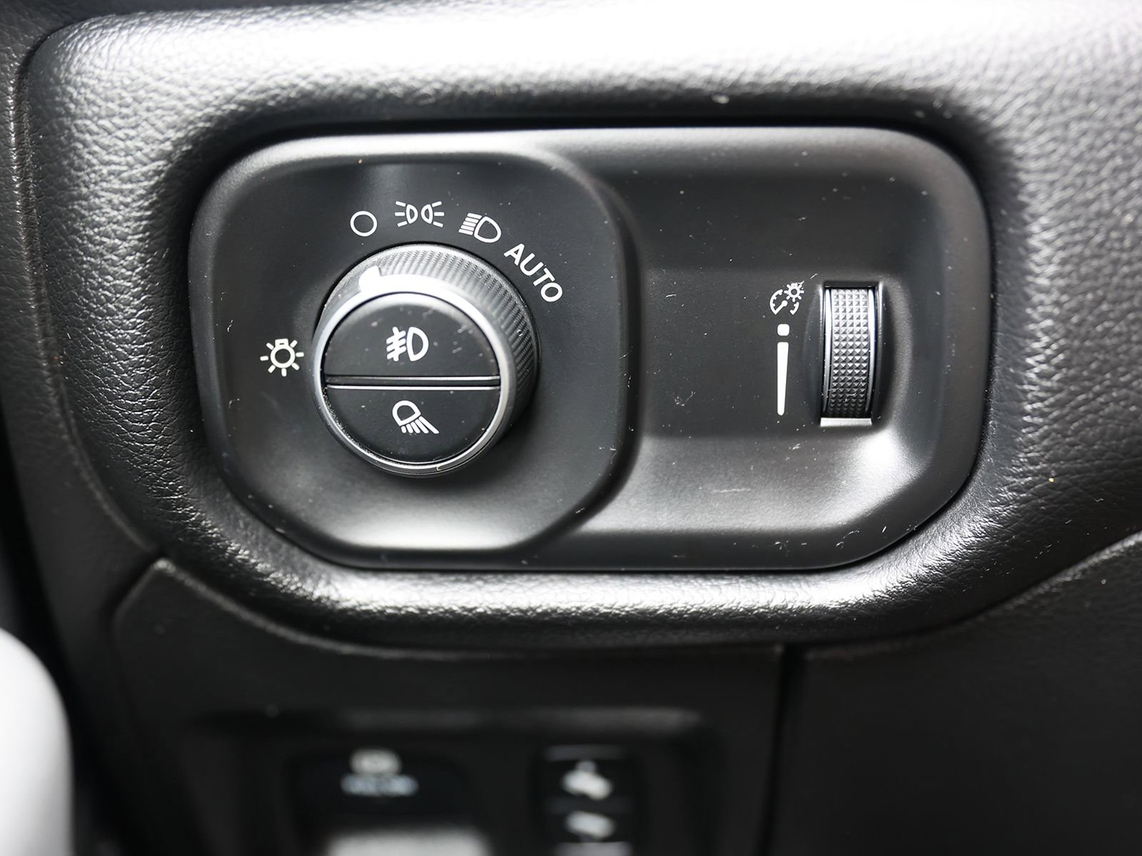 Used 2020 RAM 1500 Big Horn image 34