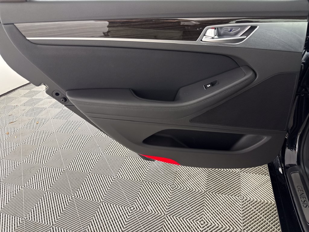 Used 2020 Genesis G80 3.8 RWD image 12