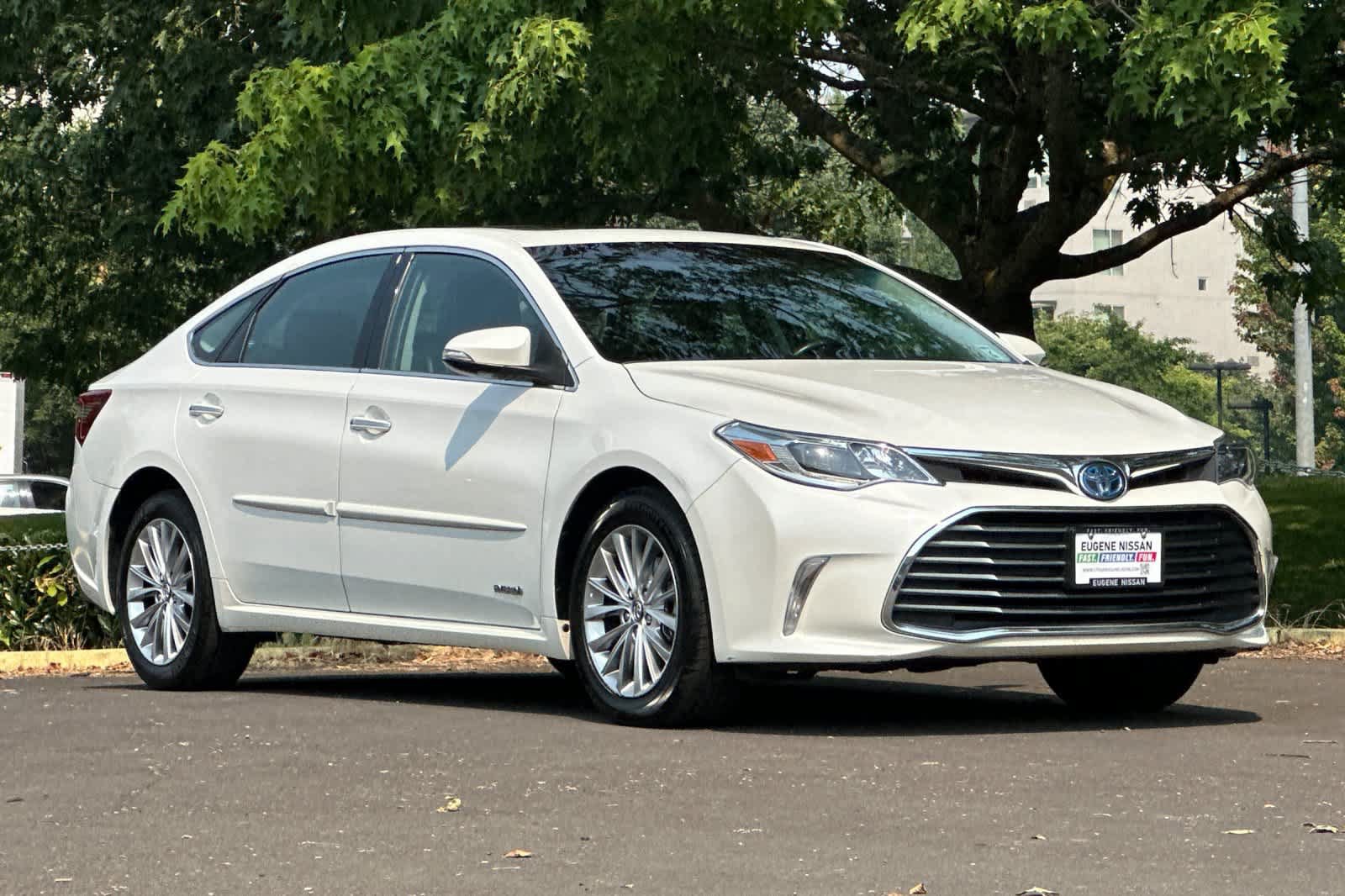 Used 2016 Toyota Avalon Limited w/ Protection Package FWD image 9