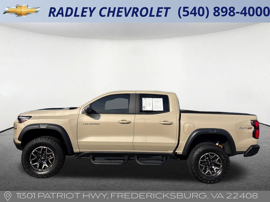 Used 2024 Chevrolet Colorado ZR2 w/ Technology Package AWD/4WD image 17