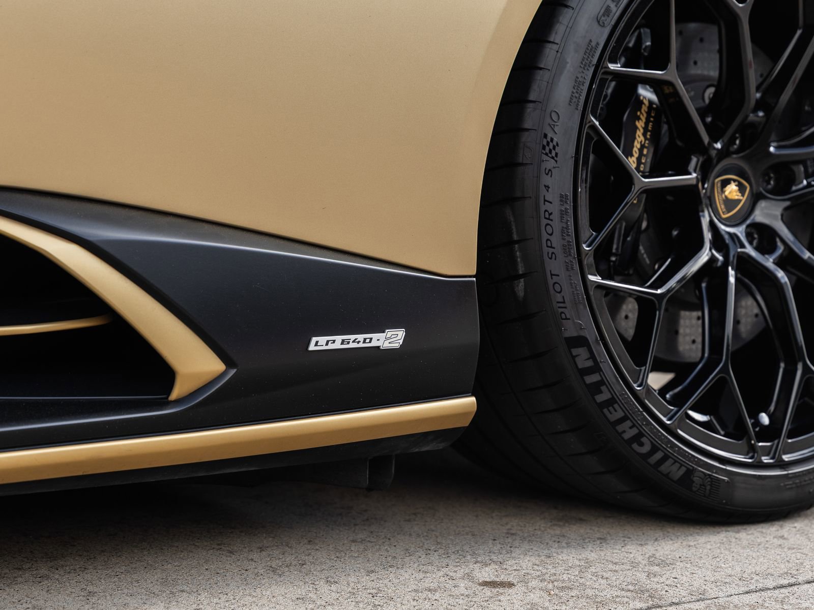 Used 2023 Lamborghini Huracan Tecnica RWD image 18