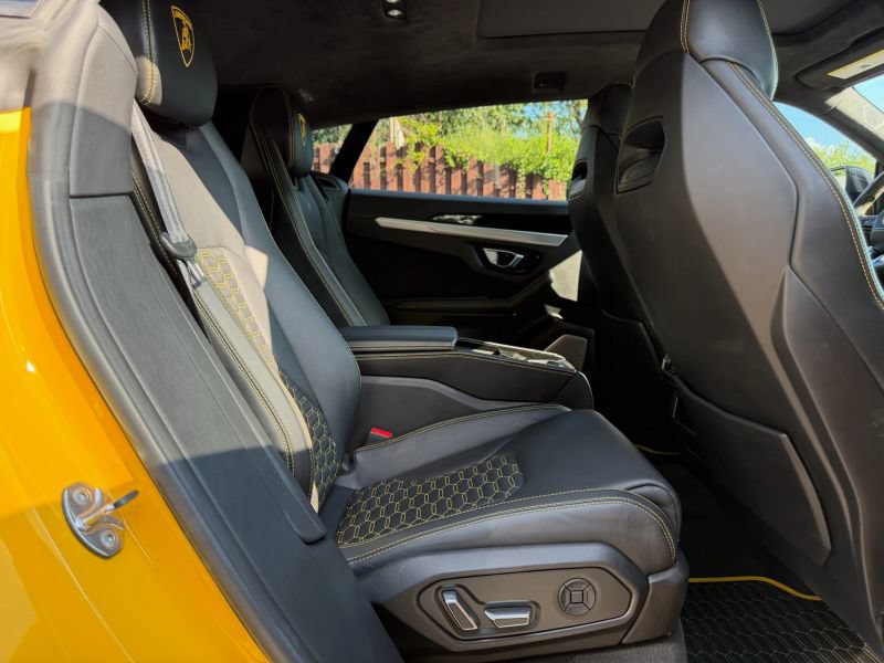 Used 2019 Lamborghini Urus AWD/4WD image 14