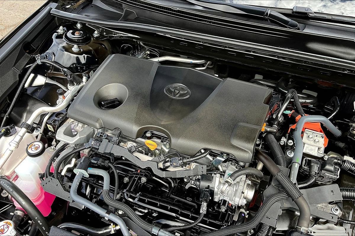 Used 2025 Toyota Camry LE FWD image 4