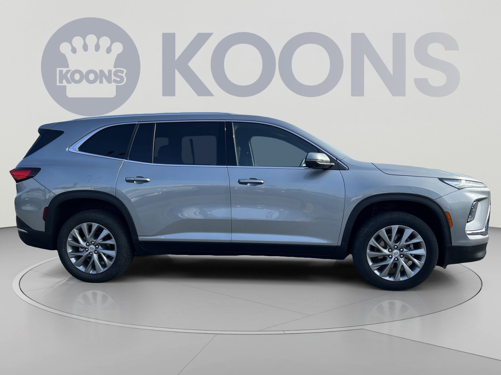 Used 2025 Buick Enclave Preferred AWD/4WD image 8