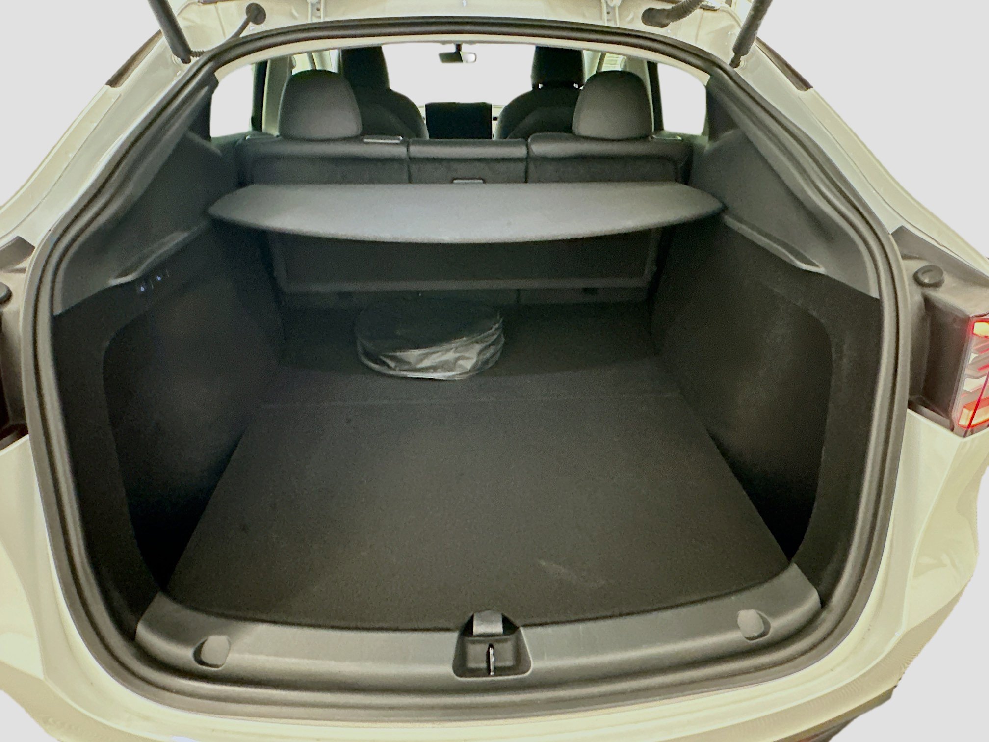 Used 2023 Tesla Model Y Long Range image 31