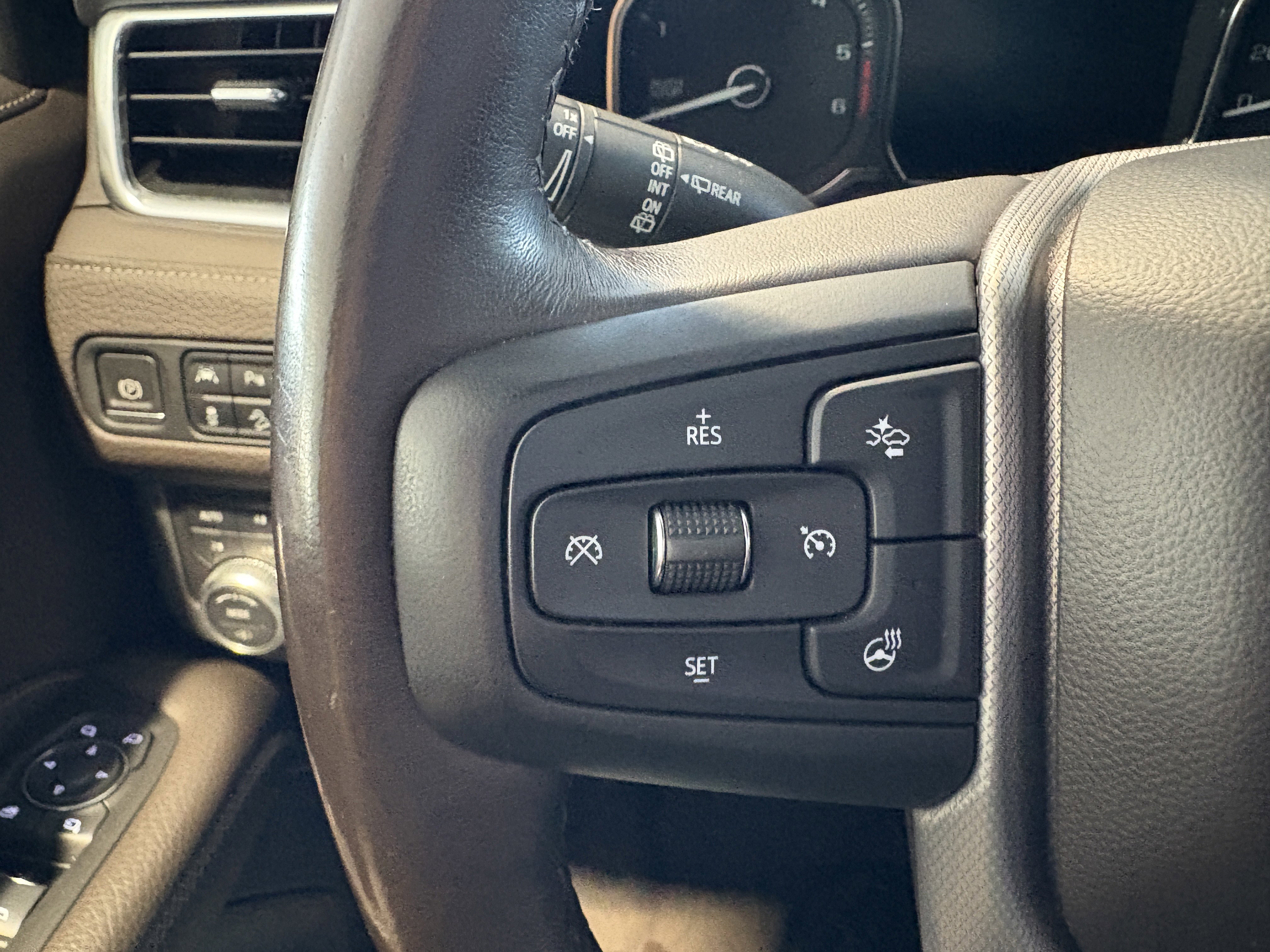 Used 2021 GMC Yukon XL Denali w/ Denali Ultimate Package image 13