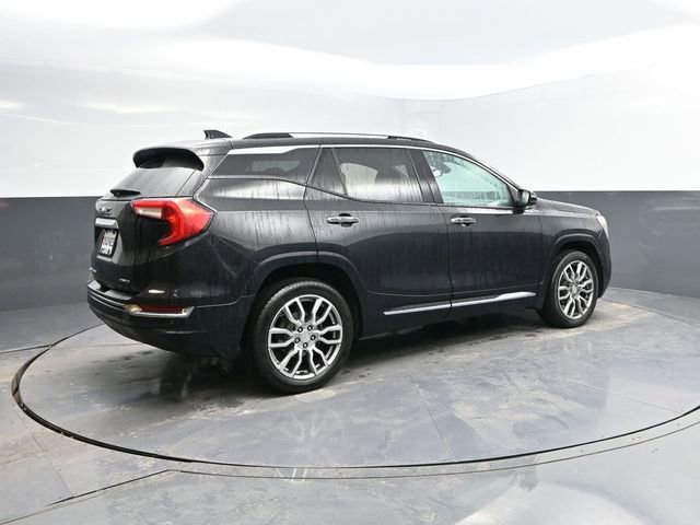 Used 2023 GMC Terrain Denali w/ Denali Premium Package image 9