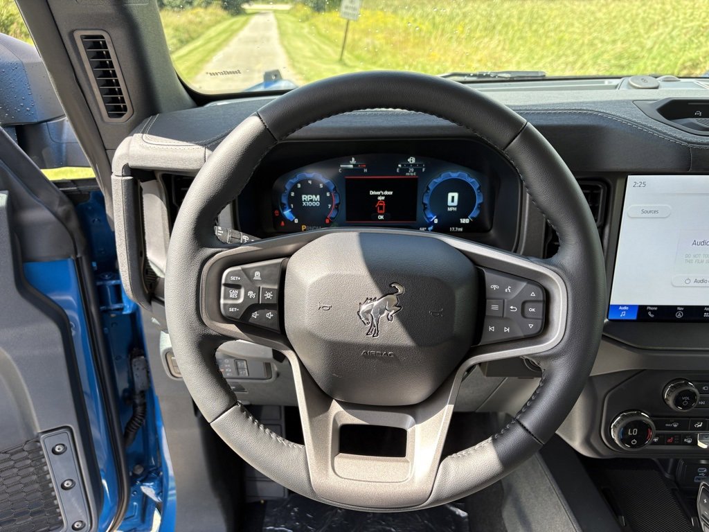 New 2025 Ford Bronco Badlands image 12