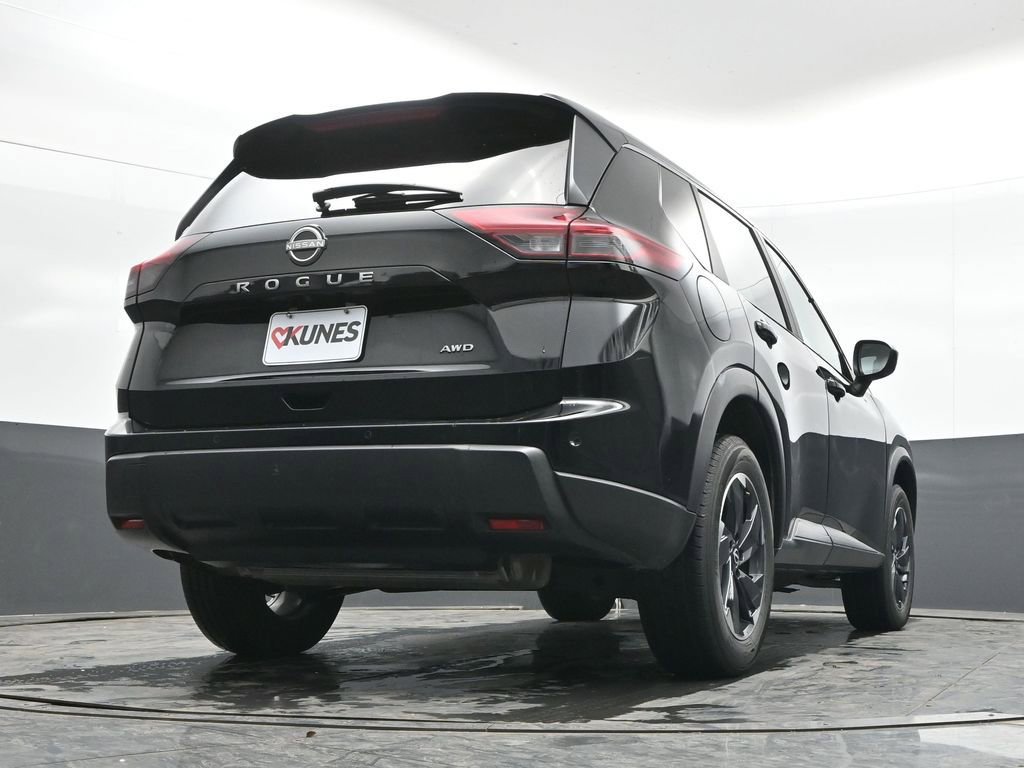 Used 2025 Nissan Rogue SV AWD/4WD image 40