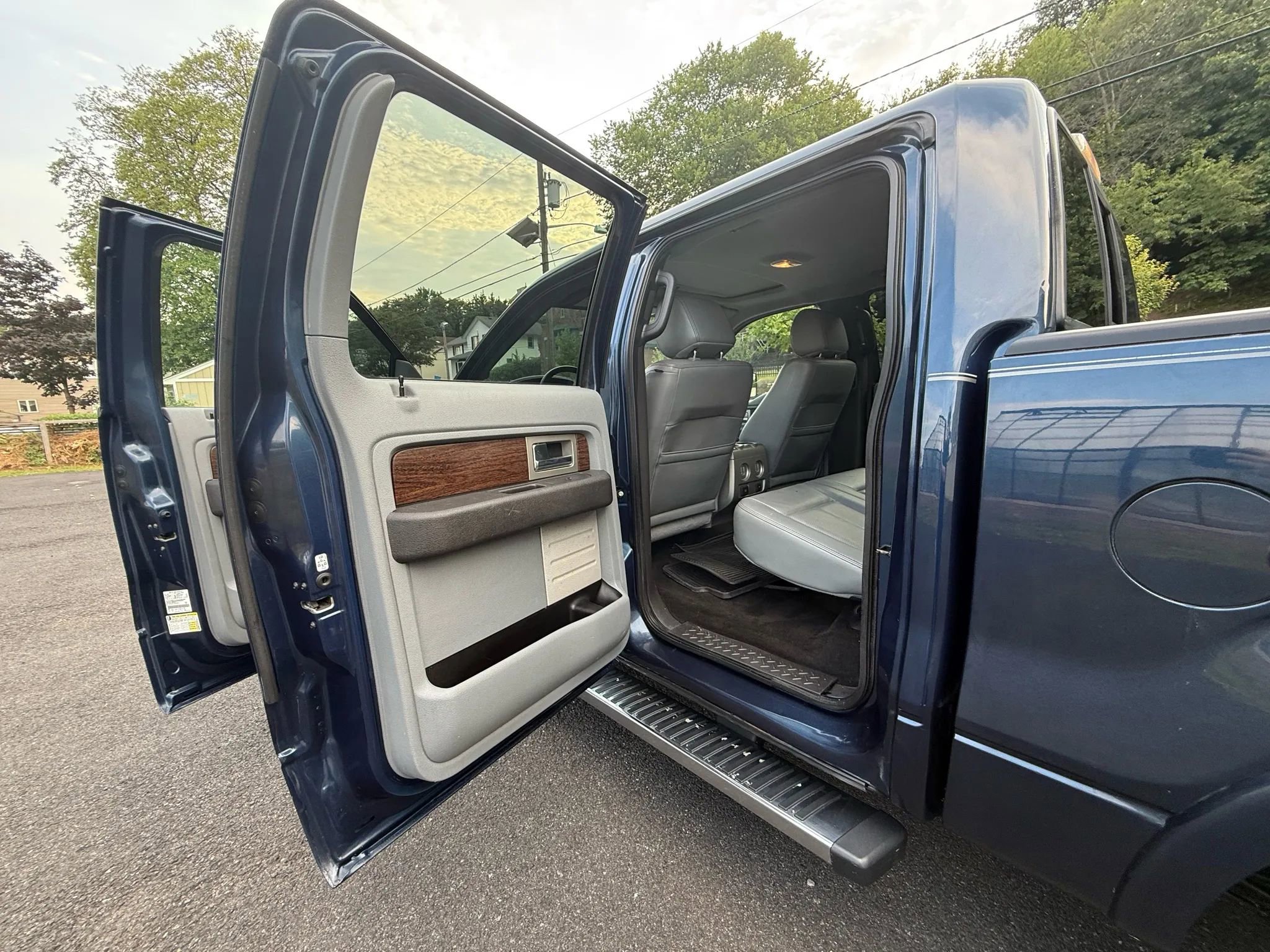 Used 2013 Ford F150 Lariat w/ Luxury Equipment Group image 22