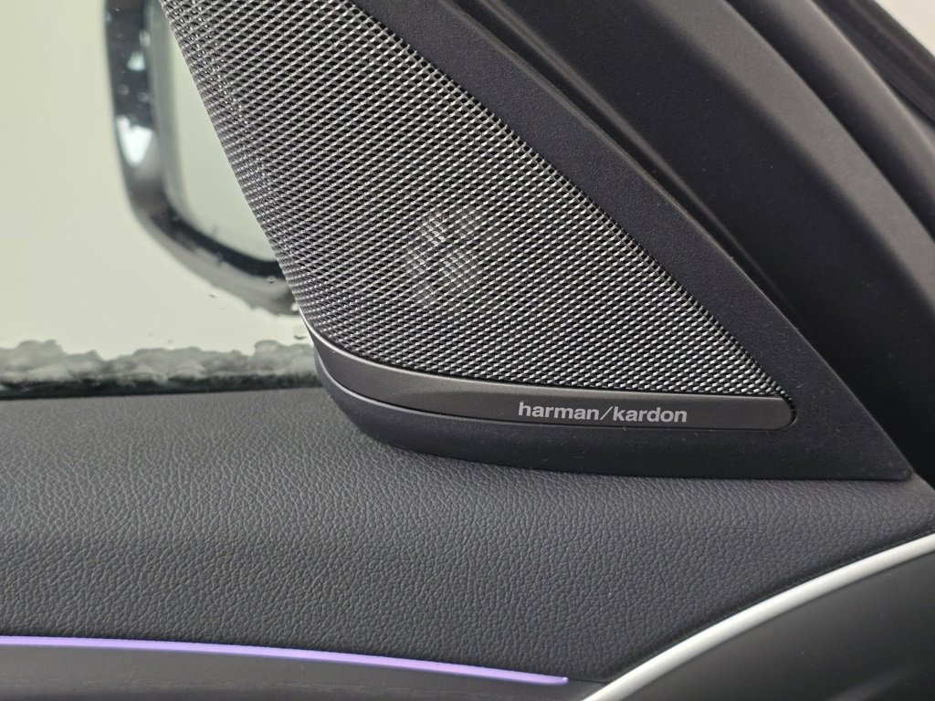 Used 2022 BMW 530i xDrive w/ M Sport Package image 8