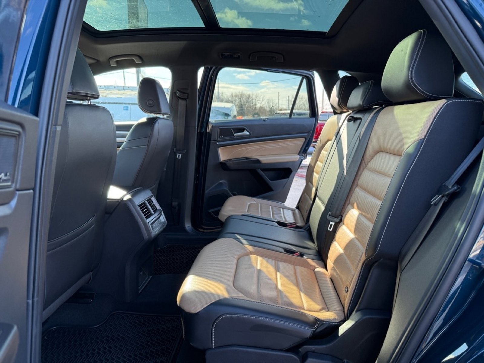 Used 2022 Volkswagen Atlas Cross Sport SEL Premium R-Line image 14