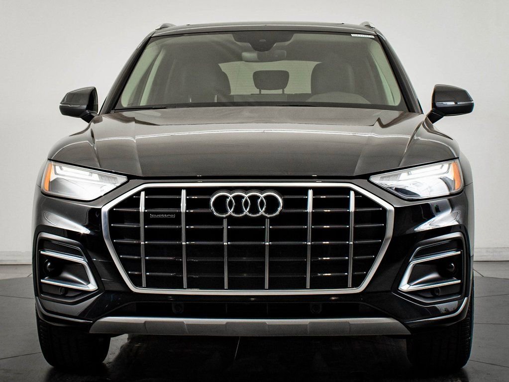Used 2023 Audi Q5 2.0T Premium w/ Convenience Package image 2