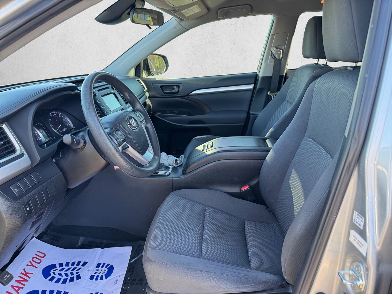 Used 2019 Toyota Highlander LE FWD image 11