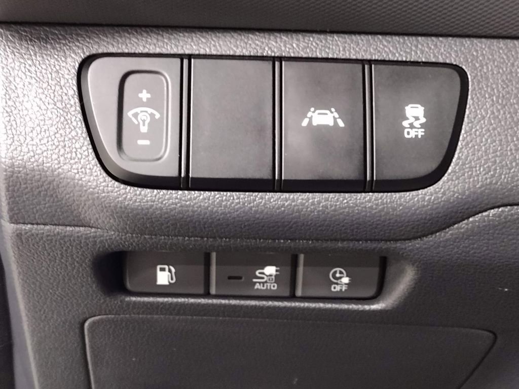 Certified 2022 Hyundai Ioniq SE FWD image 25