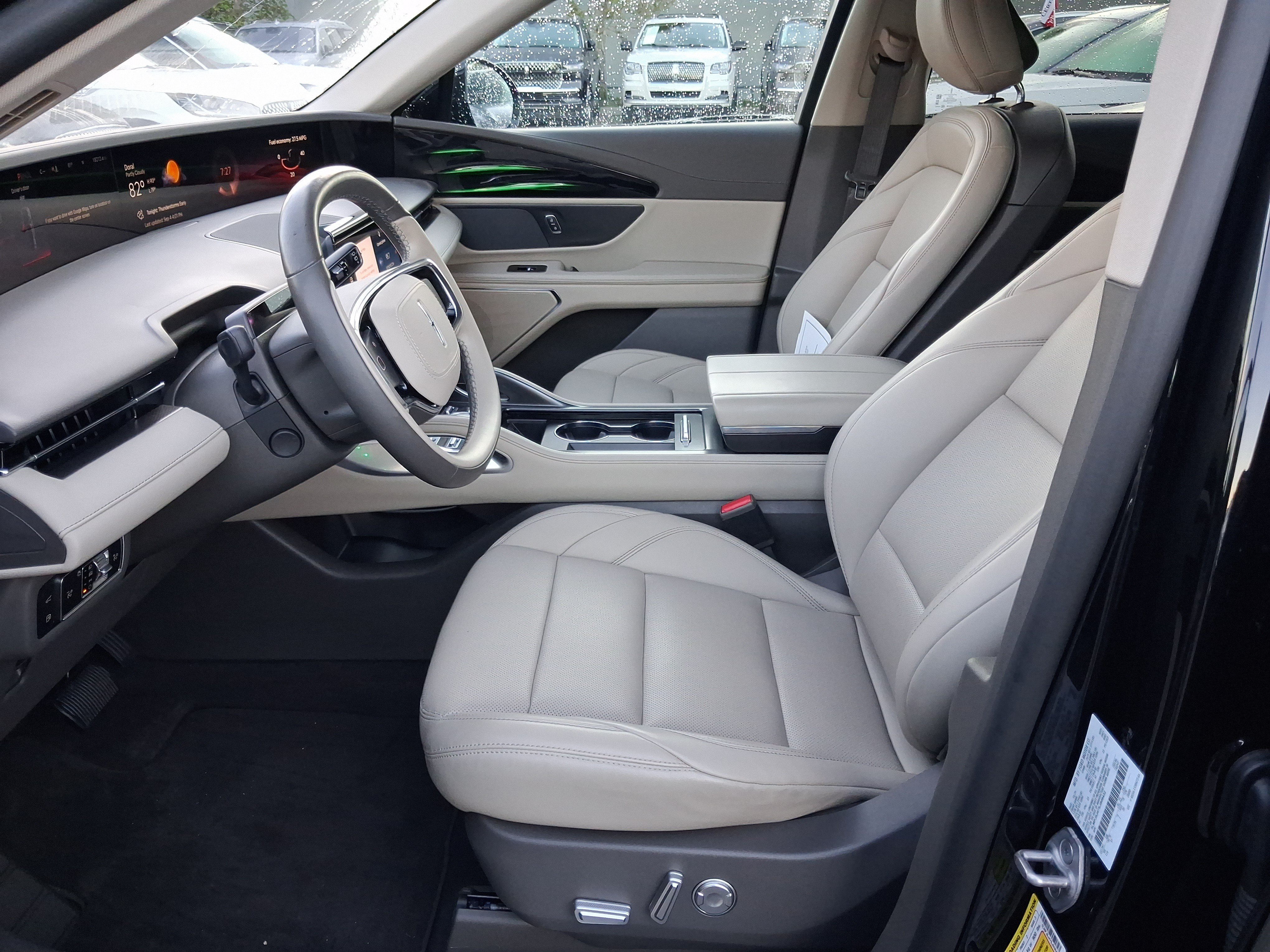 Certified 2025 Lincoln Nautilus Premier AWD/4WD image 12