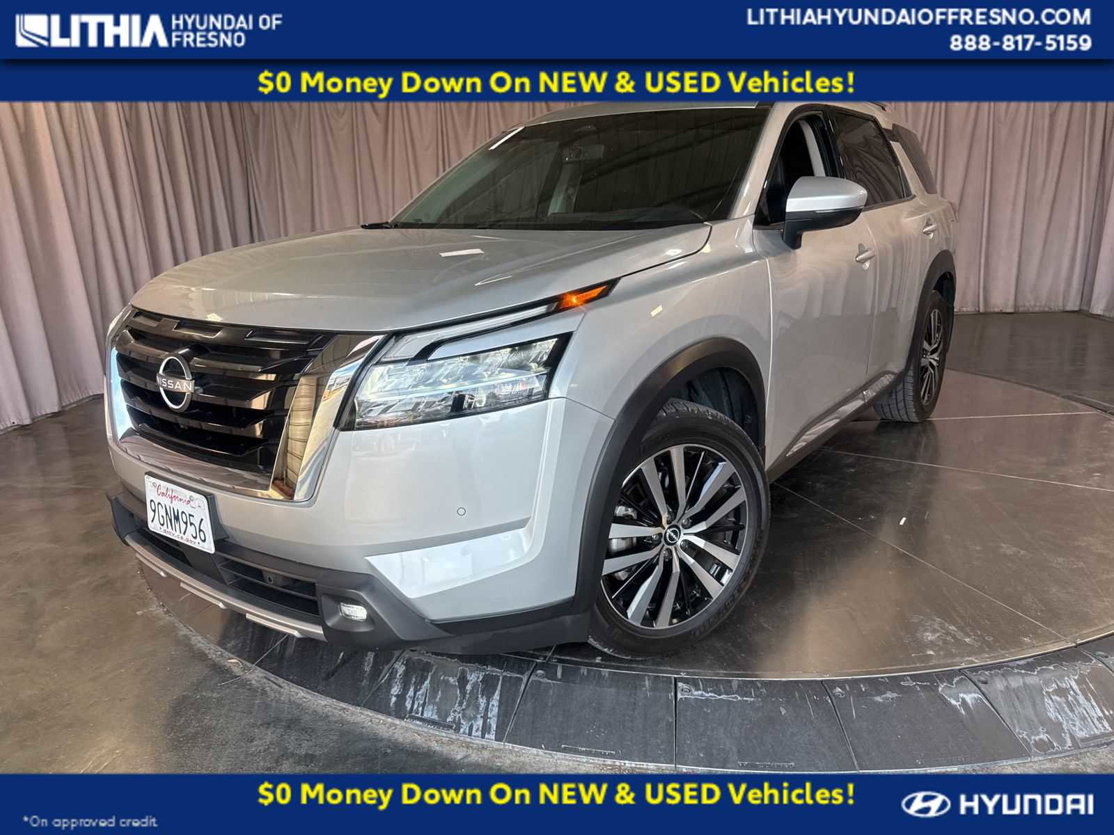 Used 2023 Nissan Pathfinder Platinum FWD image 1